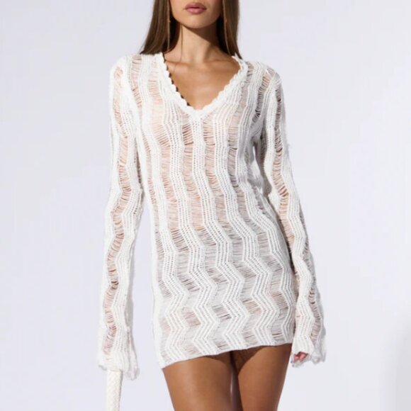 Callie Lives White Distressed AKIRA Can’t Cover Me Crochet Tunic Mini Dress S M - Picture 4 of 9